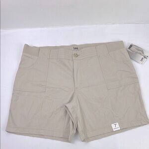 Lee Riders New Women’s 18M Pockets‎ Mid Rise 7”Inseam Shorts